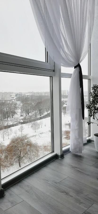 Сучасний Люкс З Приголомшливим Виглядом! Khmelʼnytsʼkyy Esterno foto