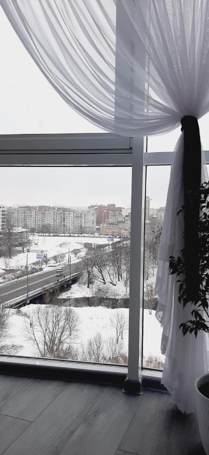 Сучасний Люкс З Приголомшливим Виглядом! Khmelʼnytsʼkyy Esterno foto